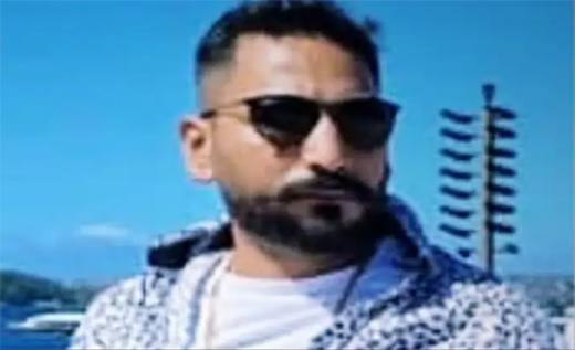 Aus-Indian shot 